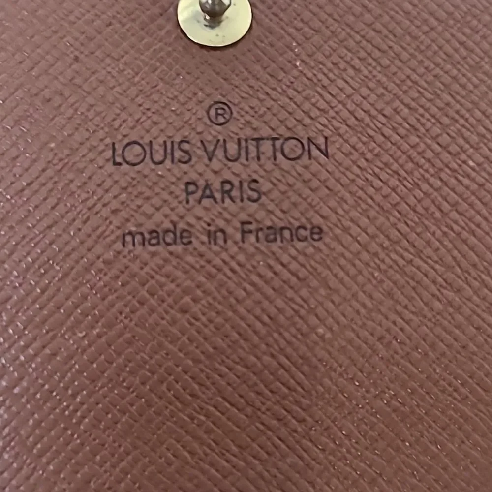 💯 Authentic Louis Vuitton Short Wallet 🍀